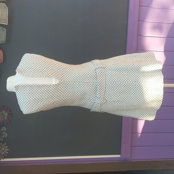 Cute retro looking dress - Picture 5 of 7